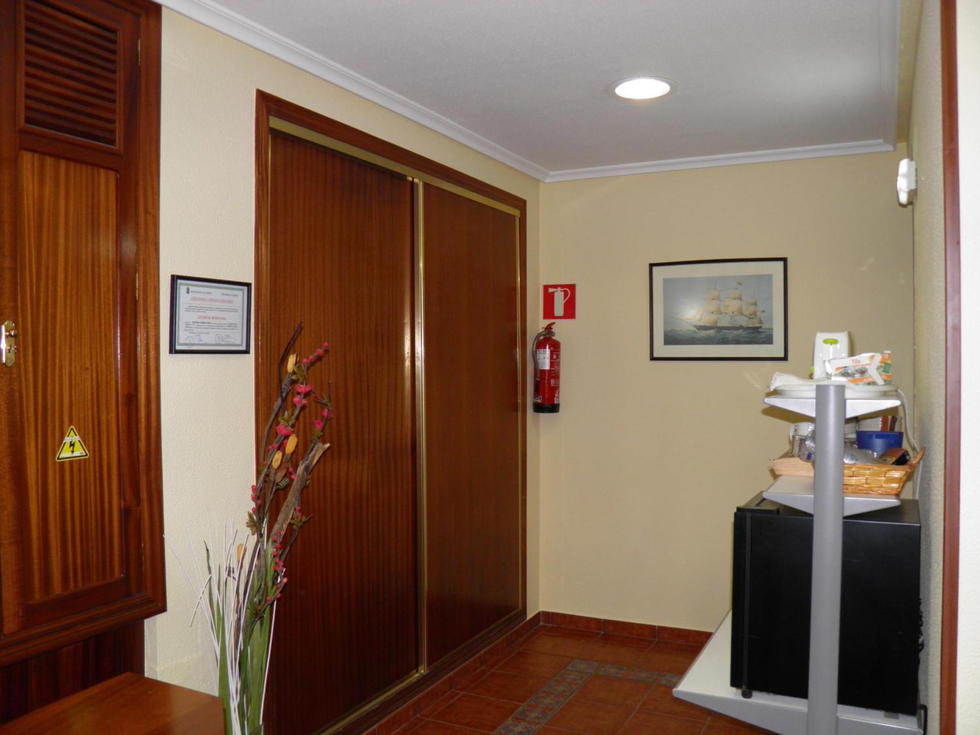 Pension El Camarote Cudillero Exteriör bild