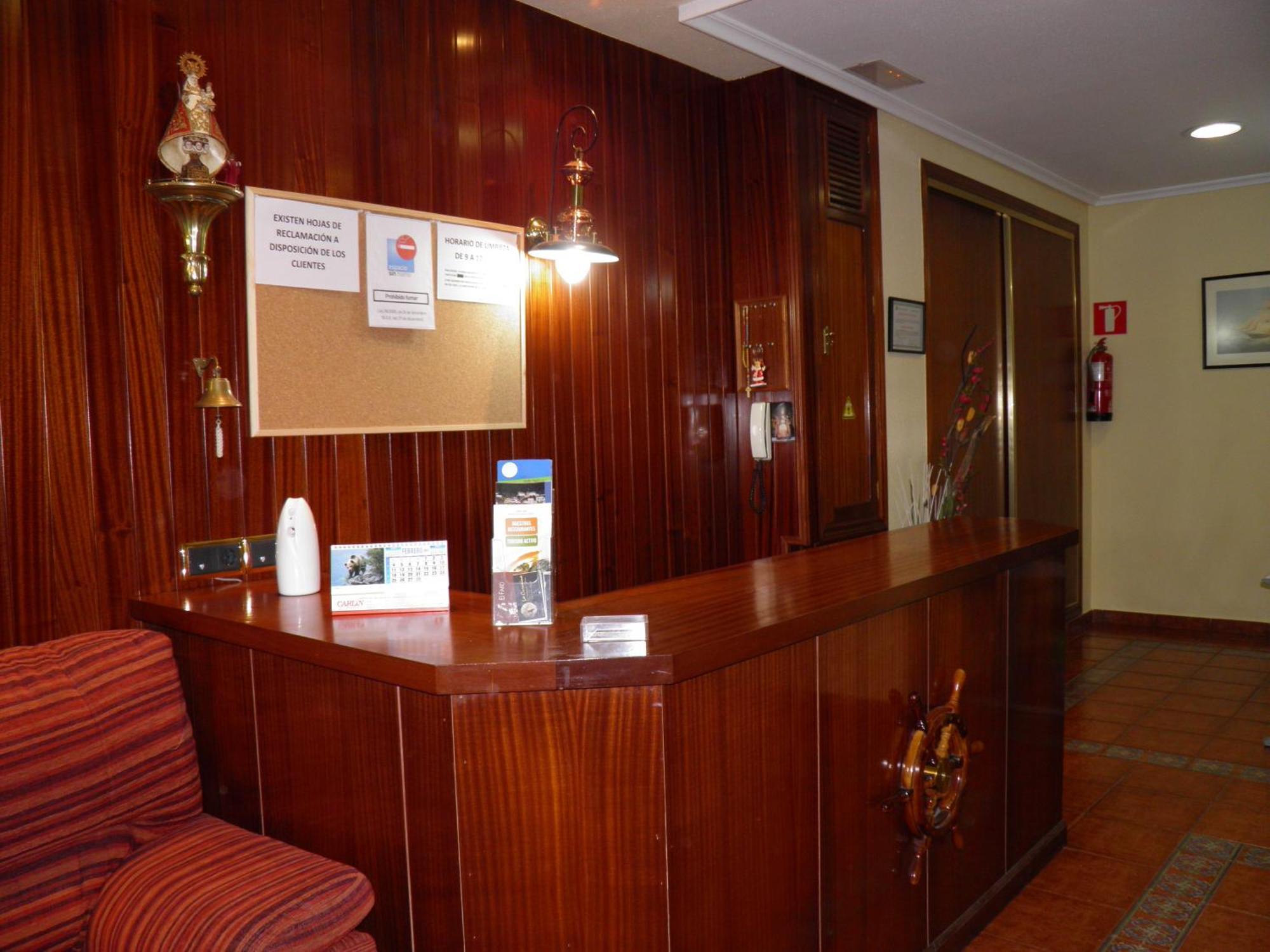 Pension El Camarote Cudillero Exteriör bild
