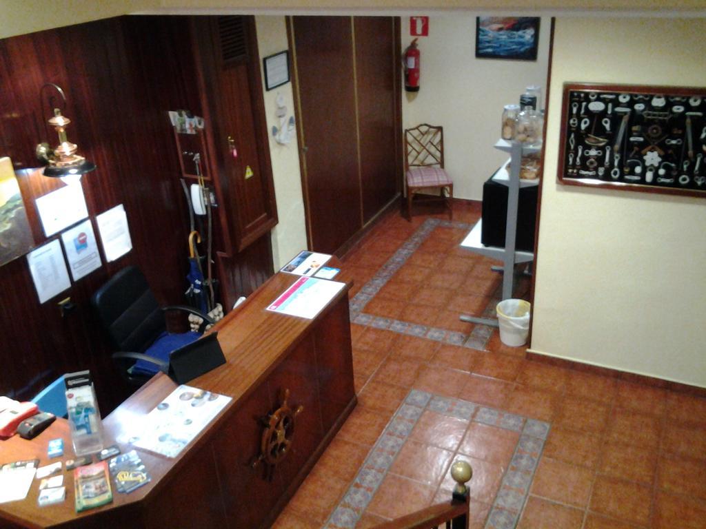 Pension El Camarote Cudillero Exteriör bild