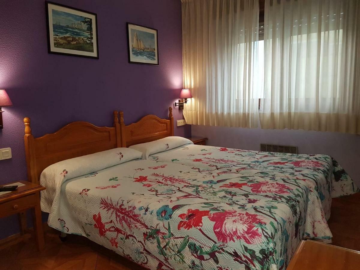 Pension El Camarote Cudillero Exteriör bild